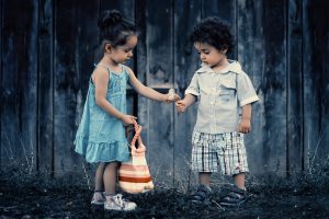siblings-817369_1280